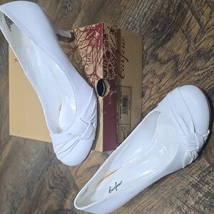 Curfew Women's White Heels